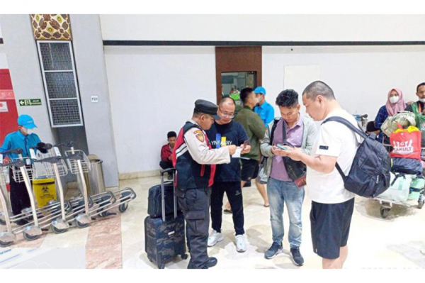 Photo of Ada Polisi di Area Check In Terminal II Bandara Soetta, Ini Tugasnya!