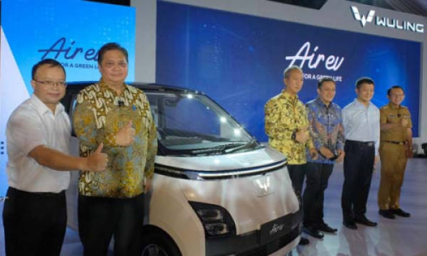 Photo of Air ev Resmi Diproduksi di Cikarang, Jadi Kendaraan Listrik Wuling Pertama di Indonesia