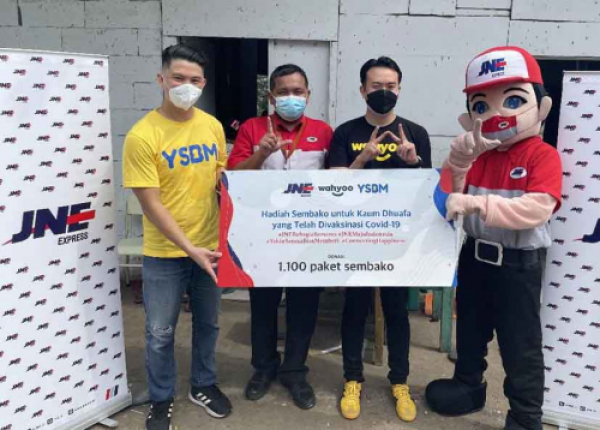 Photo of JNE dan Wahyoo Berkolaborasi dengan YSBM Berikan Paket Sembako untuk Kaum Dhuafa yang Telah Divaksinasi Covid-19