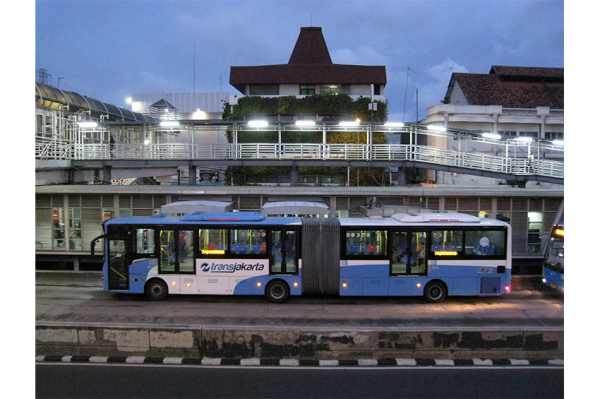 Photo of Terdampak Pembangunan MRT, Ini Jadwal dan Tempat Relokasi Halte TransJakarta Harmoni