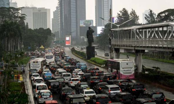 Photo of Tips Mengemudi Aman di Jalan saat Cuaca Ekstrem Jakarta