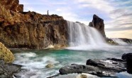 Pesona Air Terjun Asin Pantai Nambung: Destinasi Unik di Lombok