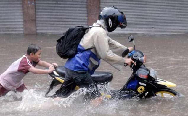 Waspada Musim Hujan, Ini Cara Mengatasi Knalpot Masuk Air!