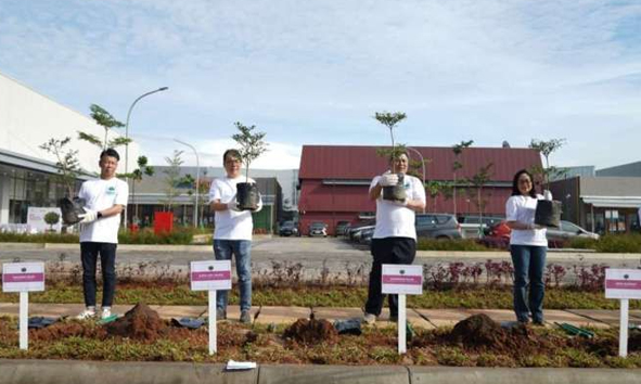 Dukung Ekosistem Hijau dan Lingkungan, EASTVARA Berkolaborasi dengan AEON Tanam Pohon Bersama di BSD City