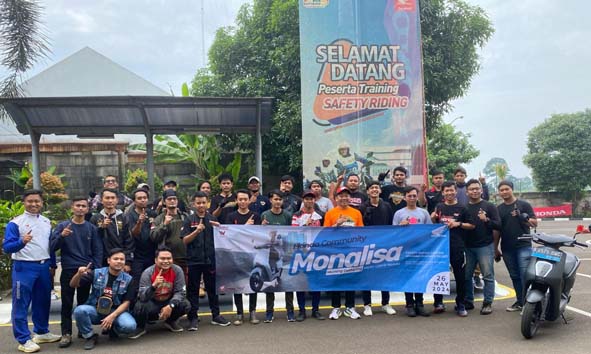 Sekitar 500 Anggota Komunitas Motor Honda Ikut Pelatihan Safety Riding #Cari_Aman