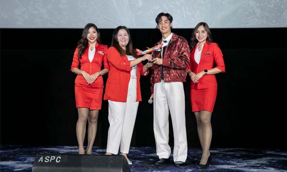 AirAsia Takeover Thailand, Bersama Tay Tawan