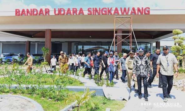 Jelang Diresmikan Presiden Joko Widodo, Menhub Tinjau Bandara Singkawang