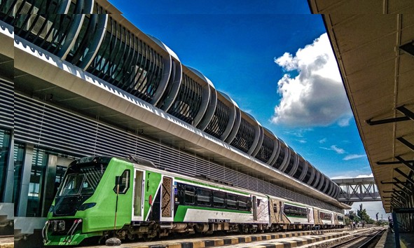 Tarifnya Murah Banget! Inilah Jadwal Kereta Bandara Adi Soemarno- Madiun