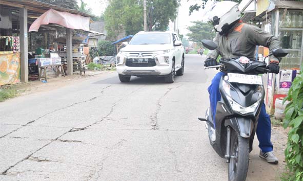 #Cari_Aman Berkendara Motor, Tengok Belakang Sebelum Nge-gas