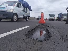 Cara Menghindari Jalan Tol Berlubang, Awas Kecelakaan!