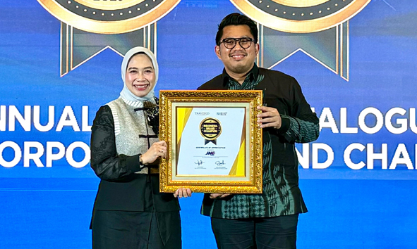 JNE Raih Penghargaan Indonesia Brand Champion di Infobrand Summit 2025