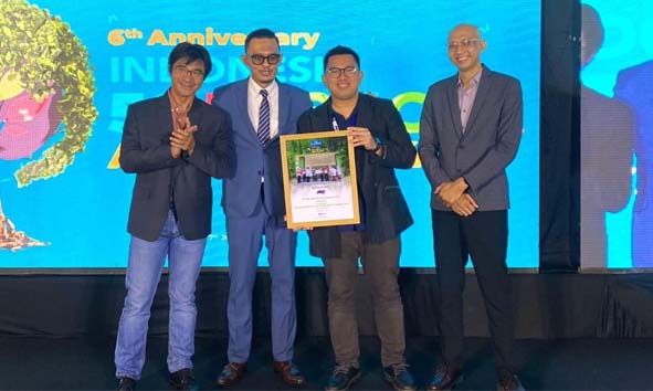 JNE Raih Penghargaan The Iconomics “Indonesia Best 50 CSR Awards 2024” Kategori Courier Service