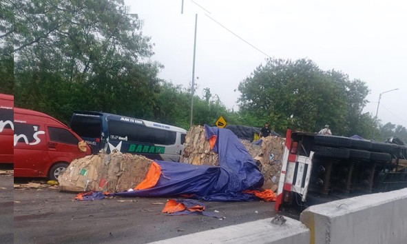 Kecelakaan Truk di Ruas Tol Cipularang, Jasa Marga Percepat Upaya Penanganan