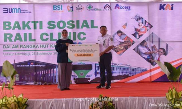 BSI Maslahat & KAI Daop 9 Beri Layanan Kesehatan Gratis Rail Clinic di Stasiun Rambipuji