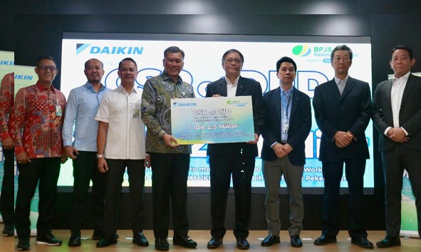 PT Daikin Industries Indonesia Salurkan 2,5 Miliar Bagi Belasan Ribu Pekerja Rentan