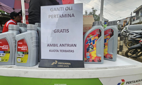 Peduli Korban Banjir, Pertamina Hadir dengan Ganti Oli dan BBM Gratis