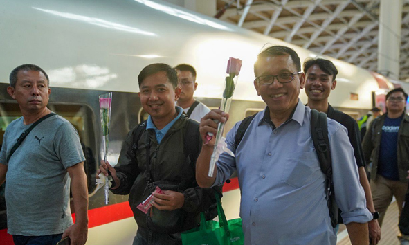 Bukti Komitmen KCIC, Whoosh Capai 5 Juta Penumpang di Hari Pelanggan Nasional